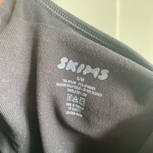 never worn SKIMS sculpting bodysuit with snaps!